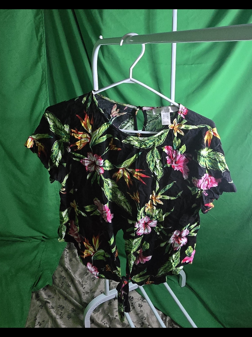 Urban Heritage Black Tropical Floral Tie-Front Crop Top